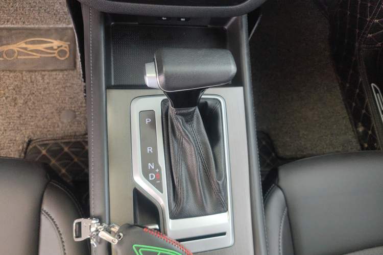 Used CHANGAN CS35PLUS 2020 1.4T DCT Yue Lian Blue Whale Edition Gear Lever