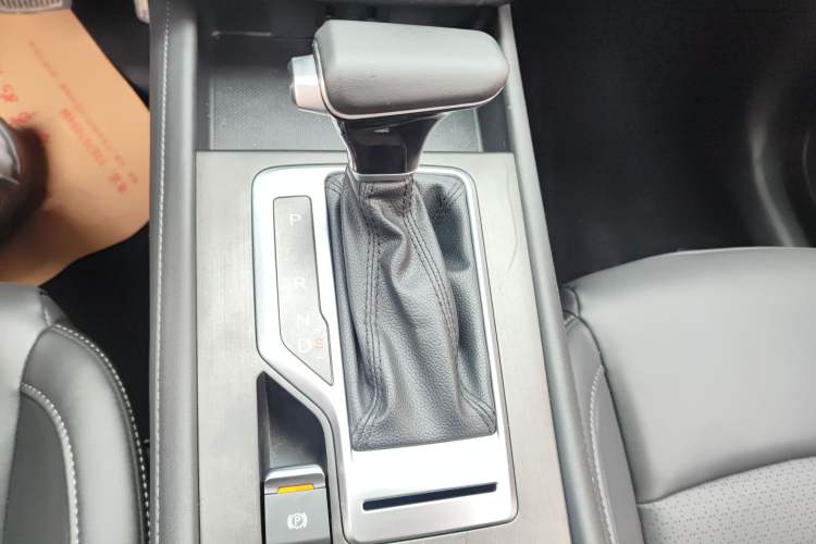 Used CHANGAN CS35PLUS 2020 1.4T DCT Yue Lian Blue Whale Edition Gear Lever