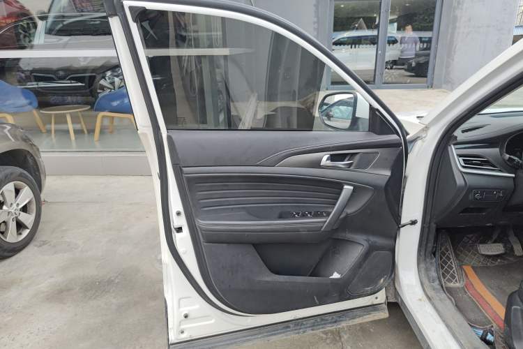 Used CHANGAN CS35PLUS 2020 1.4T DCT Yue Lian Blue Whale Edition Left Front Door Interior