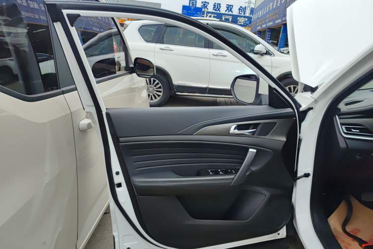 Used CHANGAN CS35PLUS 2020 1.4T DCT Yue Lian Blue Whale Edition Left Front Door Interior