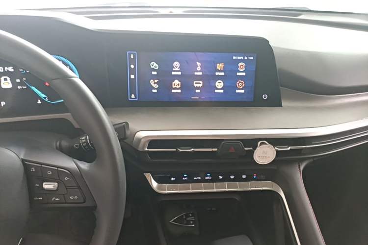 Used CHANGAN CS35PLUS 2021 Blue Whale NE 1.4T DCT Luxury Model Audio And AC Panel