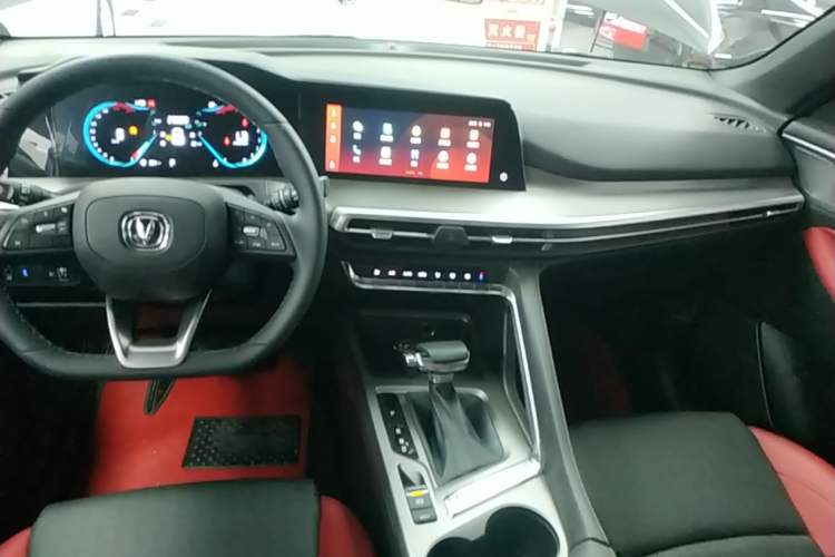 Used CHANGAN CS35PLUS 2021 Revised Version Blue Whale NE 1.4T DCT Luxury Edition Audio And AC Panel