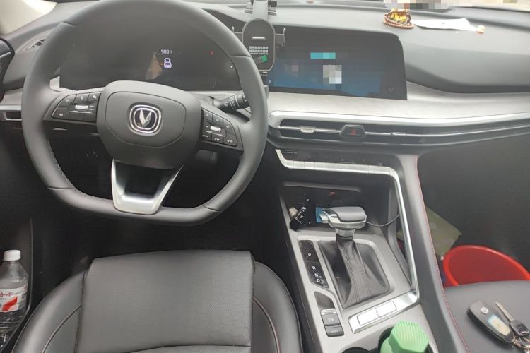 Used CHANGAN CS35PLUS 2021 Revised Version Blue Whale NE 1.4T DCT Luxury Edition Center Console
