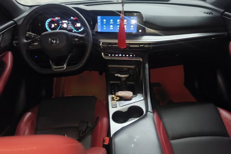Used CHANGAN CS35PLUS 2021 Revised Version Blue Whale NE 1.4T DCT Luxury Edition Center Console