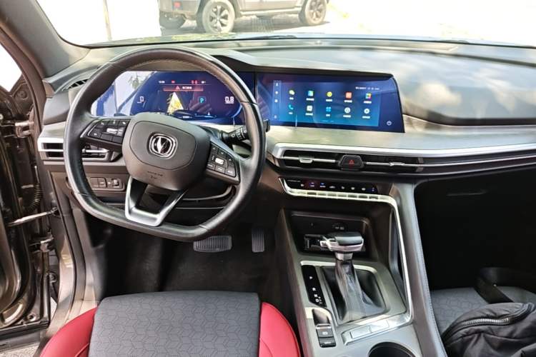 Used CHANGAN CS35PLUS 2021 Blue Whale NE 1.4T DCT Prestige Model Center Console