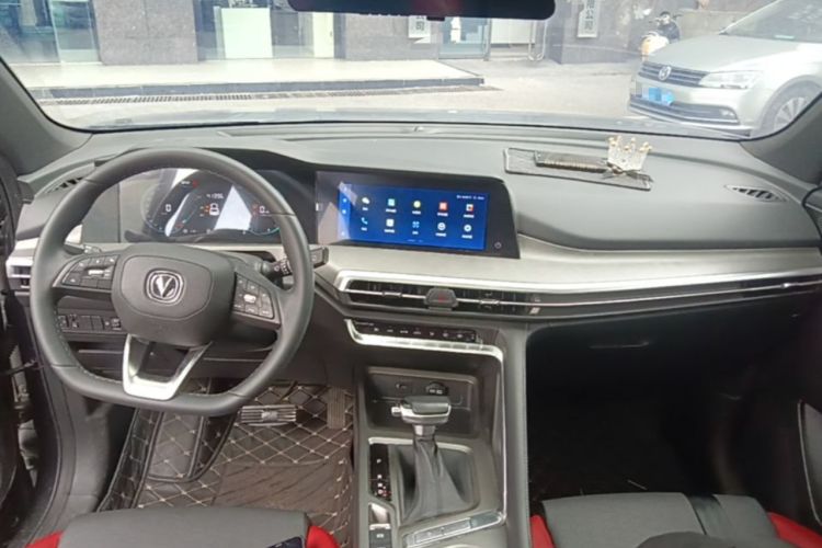 Used CHANGAN CS35PLUS 2021 Blue Whale NE 1.4T DCT Luxury Model Center Console