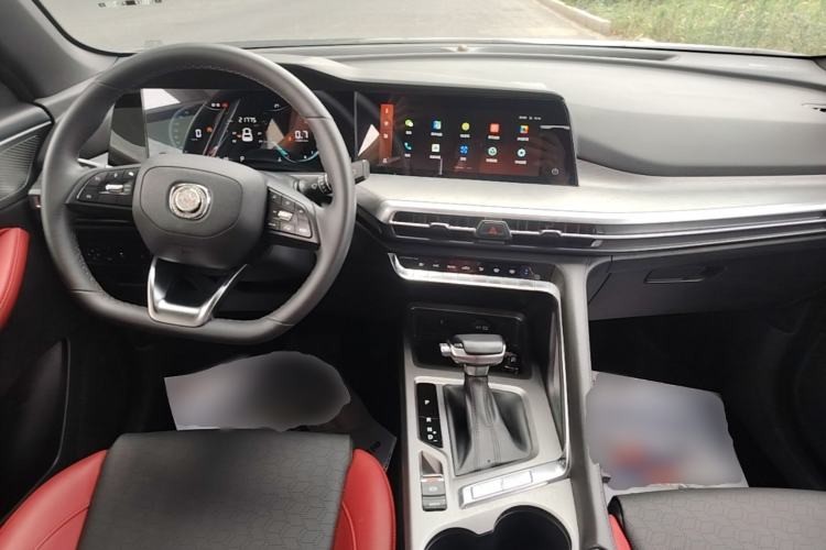 Used CHANGAN CS35PLUS 2021 Revised Version Blue Whale NE 1.4T DCT Luxury Edition Center Console