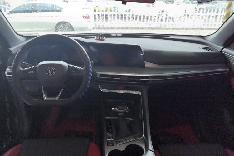 Used CHANGAN CS35PLUS 2021 Revised Version Blue Whale NE 1.4T DCT Luxury Edition Center Console