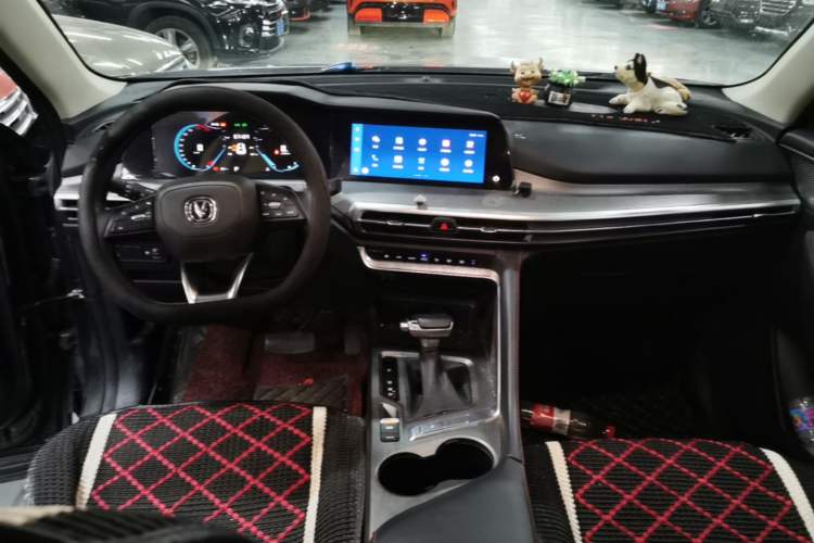 Used CHANGAN CS35PLUS 2021 Blue Whale NE 1.4T DCT Luxury Model Center Console