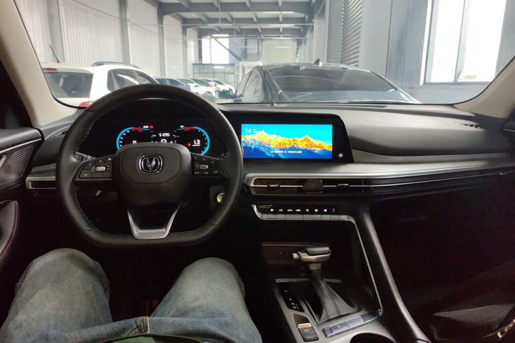 Used CHANGAN CS35PLUS 2021 Blue Whale NE 1.4T DCT Luxury Model Center Console