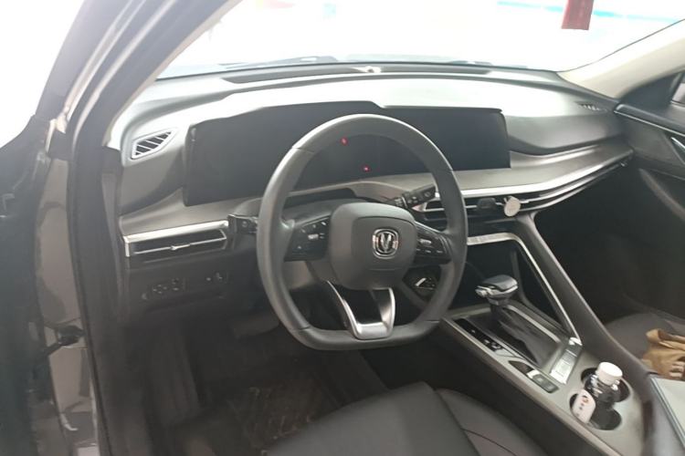 Used CHANGAN CS35PLUS 2021 Blue Whale NE 1.4T DCT Luxury Model Center Console