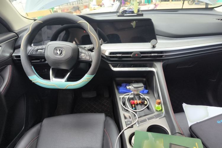 Used CHANGAN CS35PLUS 2021 Revised Version Blue Whale NE 1.4T DCT Luxury Edition Center Console