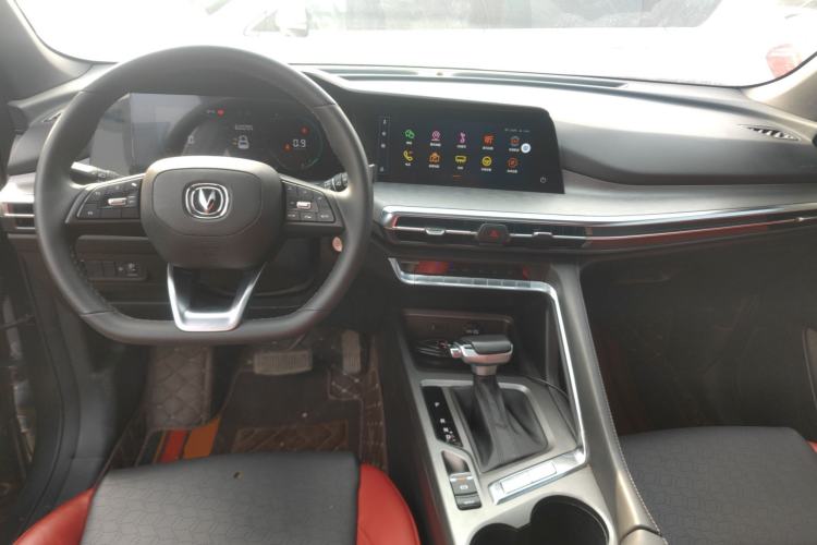 Used CHANGAN CS35PLUS 2021 Blue Whale NE 1.4T DCT Luxury Model Center Console
