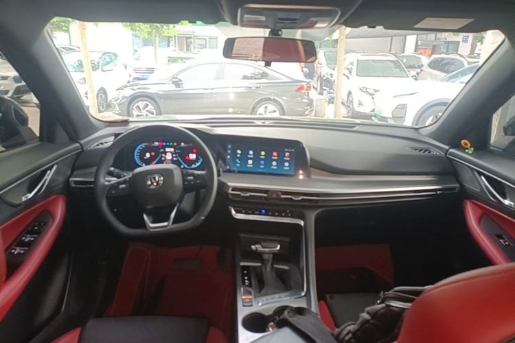 Used CHANGAN CS35PLUS 2021 Revised Version Blue Whale NE 1.4T DCT Luxury Edition Center Console