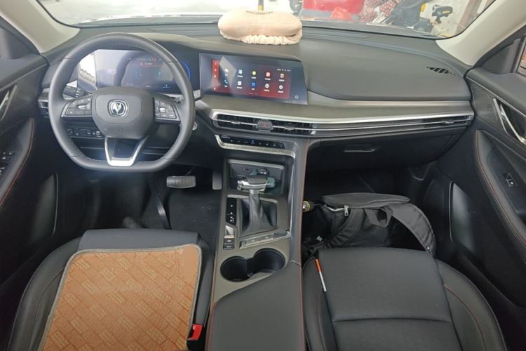 Used CHANGAN CS35PLUS 2021 Blue Whale NE 1.4T DCT Prestige Model Center Console