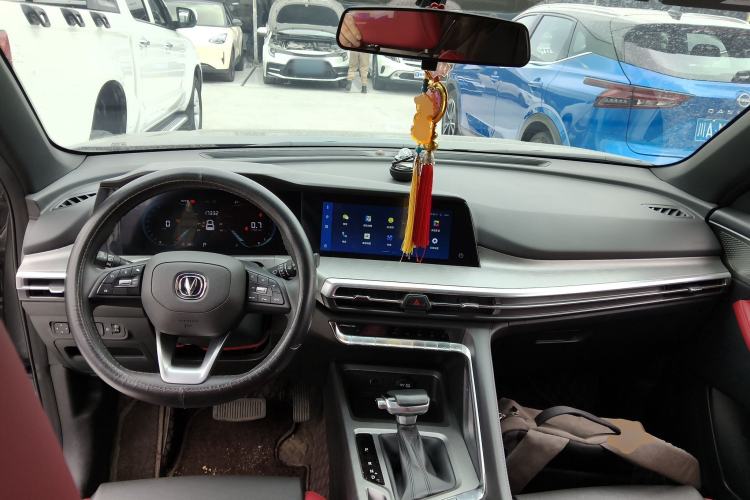 Used CHANGAN CS35PLUS 2021 Revised Version Blue Whale NE 1.4T DCT Luxury Edition Center Console