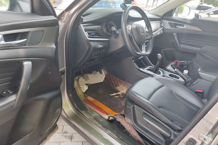 Used CHANGAN CS35PLUS 2021 Revised Version Glory Million Edition 1.6L Manual Luxury Edition Driver Seat