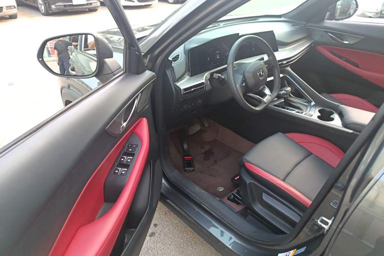 Used CHANGAN CS35PLUS 2021 Revised Version Blue Whale NE 1.4T DCT Luxury Edition Driver Seat