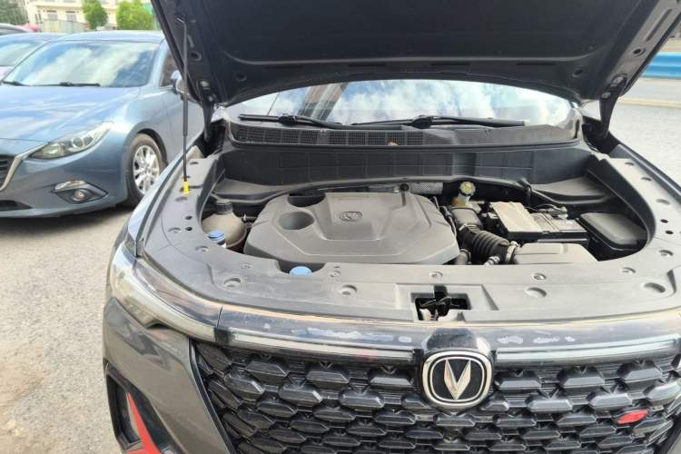 Used CHANGAN CS35PLUS 2021 Revised Version Blue Whale NE 1.4T DCT Luxury Edition Engine Bay Right