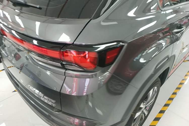 Used CHANGAN CS35PLUS 2021 Revised Version Blue Whale NE 1.4T DCT Luxury Edition Exterior 3