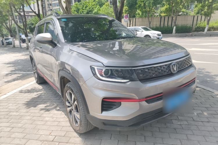 Used CHANGAN CS35PLUS 2021 Revised Version Glory Million Edition 1.6L Manual Luxury Edition Front Right 45 Deg