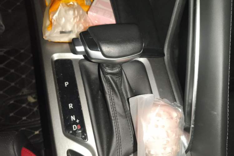 Used CHANGAN CS35PLUS 2021 Blue Whale NE 1.4T DCT Luxury Model Gear Lever