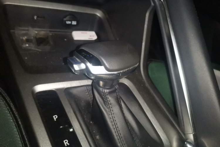 Used CHANGAN CS35PLUS 2021 Blue Whale NE 1.4T DCT Prestige Model Gear Lever