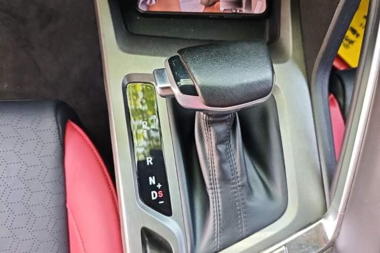 Used CHANGAN CS35PLUS 2021 Blue Whale NE 1.4T DCT Prestige Model Gear Lever
