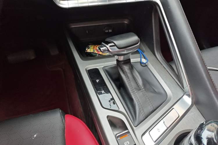 Used CHANGAN CS35PLUS 2021 Blue Whale NE 1.4T DCT Prestige Model Gear Lever