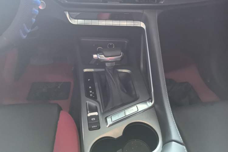 Used CHANGAN CS35PLUS 2021 Revised Version Blue Whale NE 1.4T DCT Luxury Edition Gear Lever