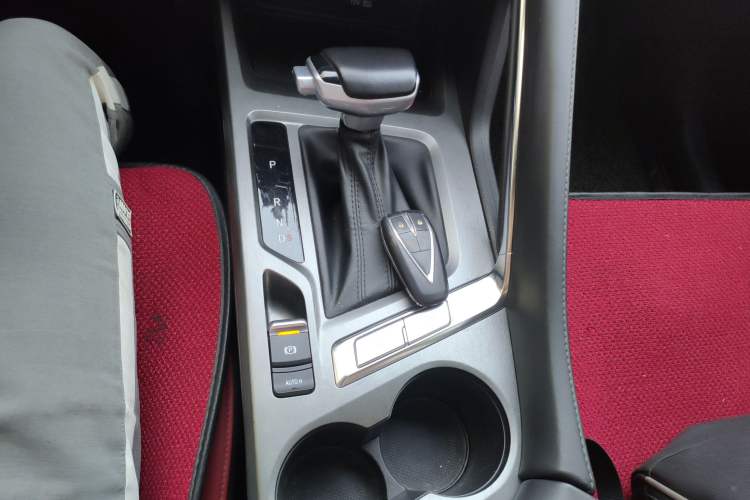 Used CHANGAN CS35PLUS 2021 Blue Whale NE 1.4T DCT Prestige Model Gear Lever