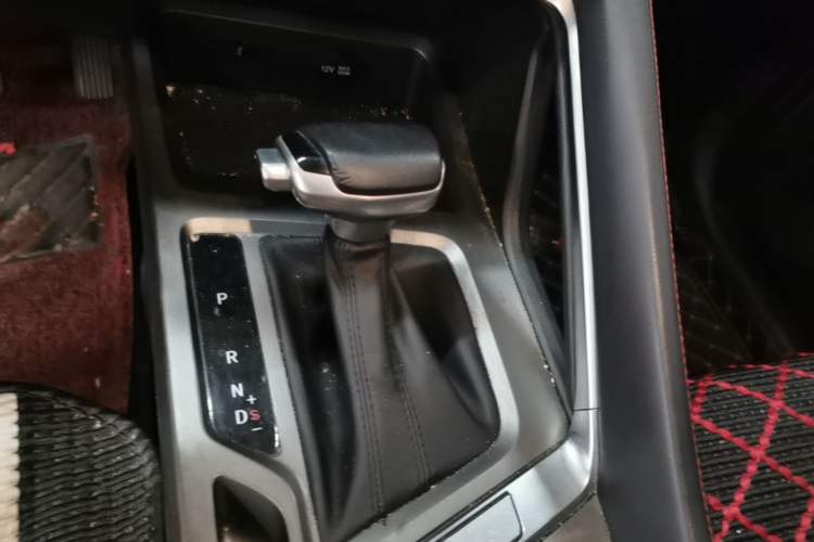 Used CHANGAN CS35PLUS 2021 Blue Whale NE 1.4T DCT Luxury Model Gear Lever