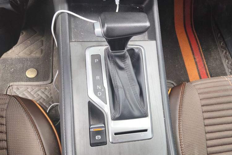 Used CHANGAN CS35PLUS 2021 Honor Million Edition 1.6L CVT Elite Model Gear Lever