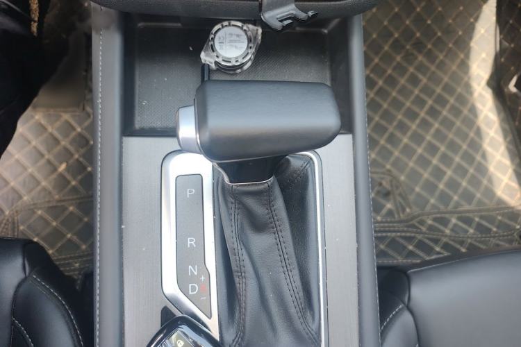 Used CHANGAN CS35PLUS 2021 Honor Million Edition 1.6L CVT Elite Model Gear Lever