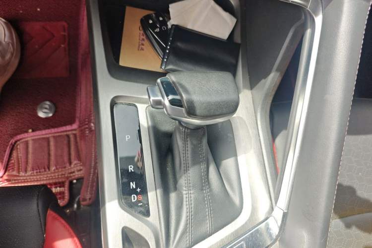Used CHANGAN CS35PLUS 2021 Revised Version Blue Whale NE 1.4T DCT Prestige Edition Gear Lever