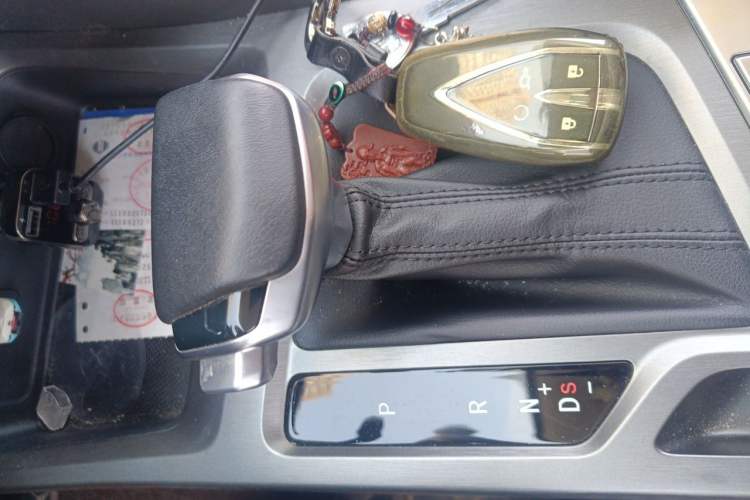 Used CHANGAN CS35PLUS 2021 Blue Whale NE 1.4T DCT Luxury Model Gear Lever