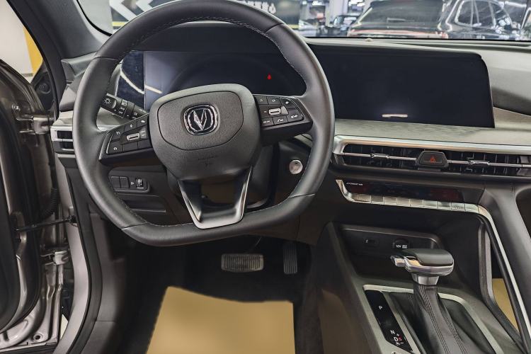 Used CHANGAN CS35PLUS 2021 Blue Whale NE 1.4T DCT Luxury Model Interior 2
