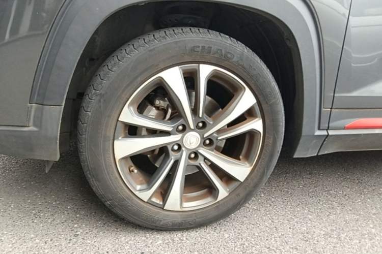 Used CHANGAN CS35PLUS 2021 Blue Whale NE 1.4T DCT Luxury Model Left Front Wheel Hub