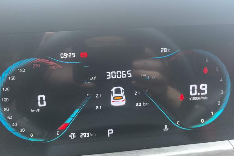 Used CHANGAN CS35PLUS 2021 Blue Whale NE 1.4T DCT Luxury Model Odometer Close Up