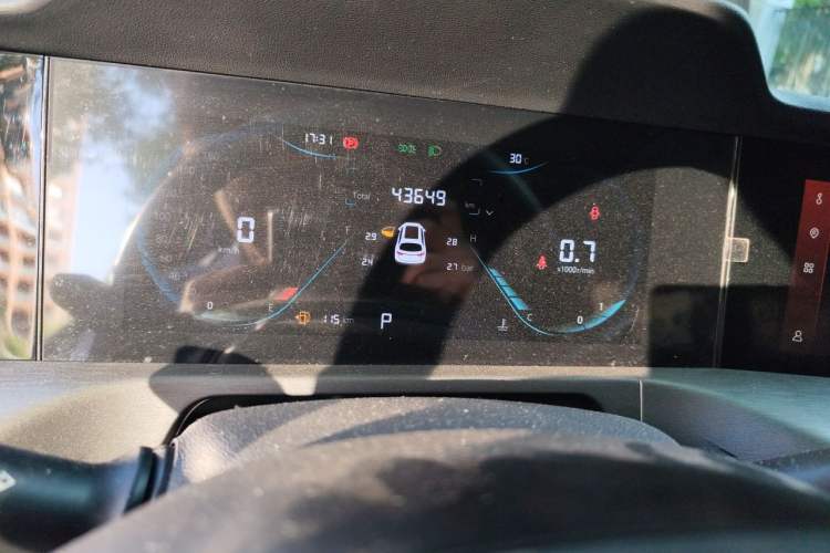 Used CHANGAN CS35PLUS 2021 Blue Whale NE 1.4T DCT Luxury Model Odometer Close Up