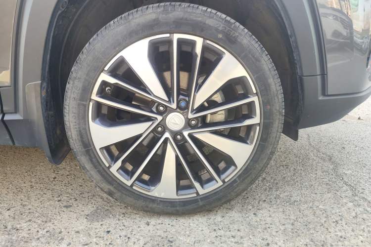 Used CHANGAN CS35PLUS 2021 Blue Whale NE 1.4T DCT Luxury Model Right Front Wheel Hub