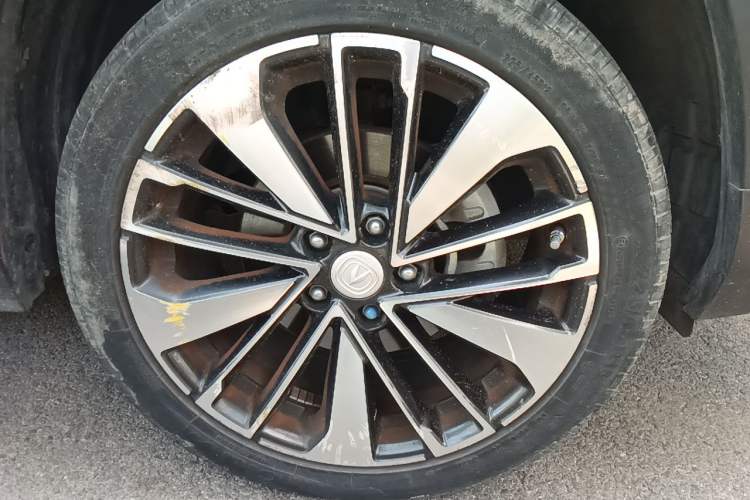Used CHANGAN CS35PLUS 2021 Blue Whale NE 1.4T DCT Navigation Model Right Front Wheel Hub