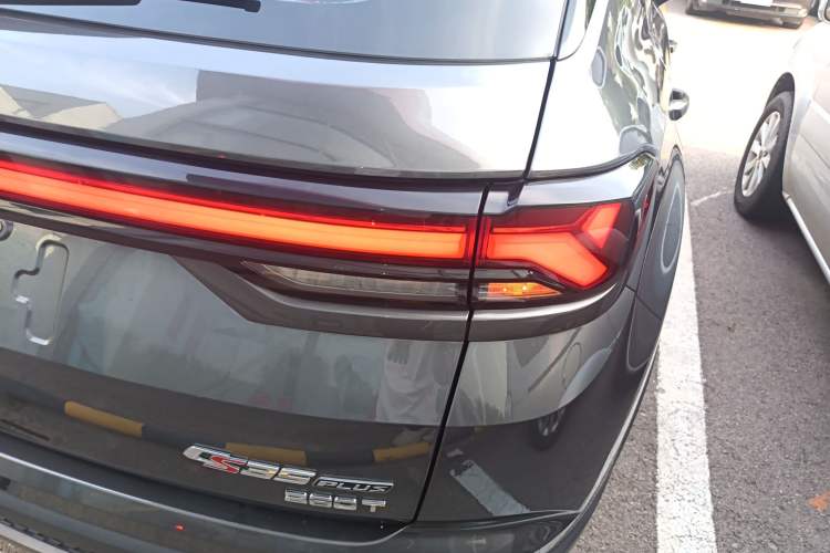 Used CHANGAN CS35PLUS 2021 Revised Version Blue Whale NE 1.4T DCT Luxury Edition Right Rear Taillight