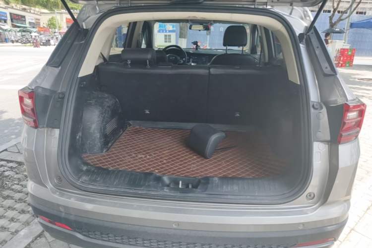 Used CHANGAN CS35PLUS 2021 Revised Version Glory Million Edition 1.6L Manual Luxury Edition Trunk