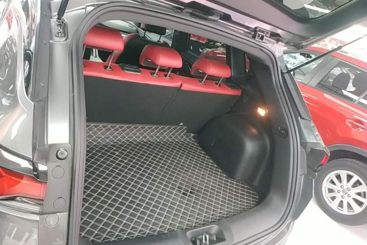 Used CHANGAN CS35PLUS 2021 Revised Version Blue Whale NE 1.4T DCT Luxury Edition Trunk