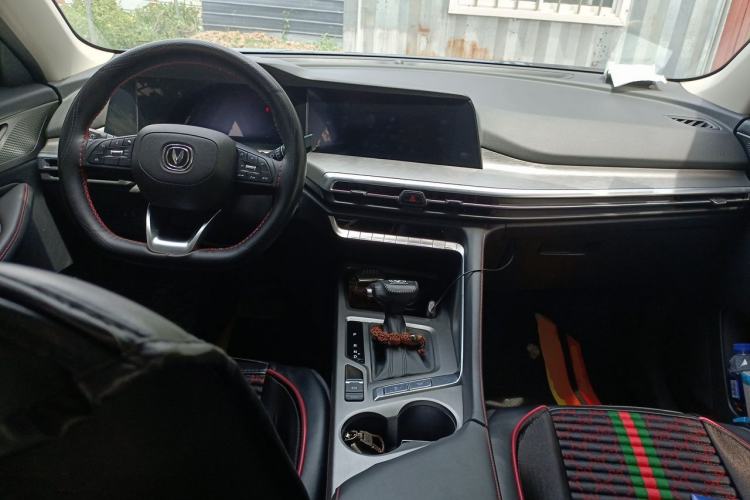 Used CHANGAN CS35PLUS 2021 Revised Version Blue Whale NE 1.4T DCT Luxury Edition Center Console