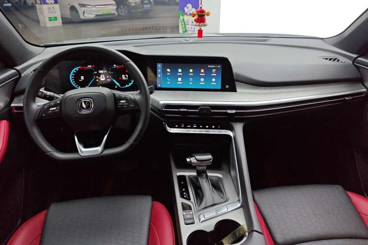Used CHANGAN CS35PLUS 2021 Blue Whale NE 1.4T DCT Luxury Model Center Console