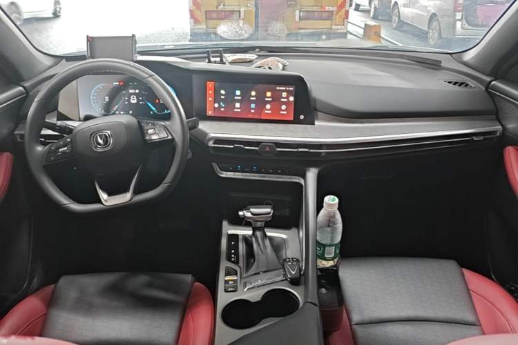 Used CHANGAN CS35PLUS 2021 Blue Whale NE 1.4T DCT Luxury Model Center Console