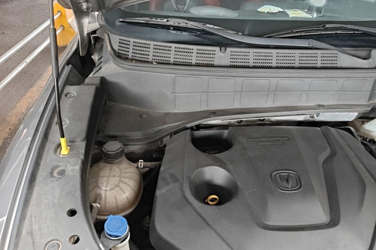 Used CHANGAN CS35PLUS 2021 Blue Whale NE 1.4T DCT Luxury Model Engine Bay Right
