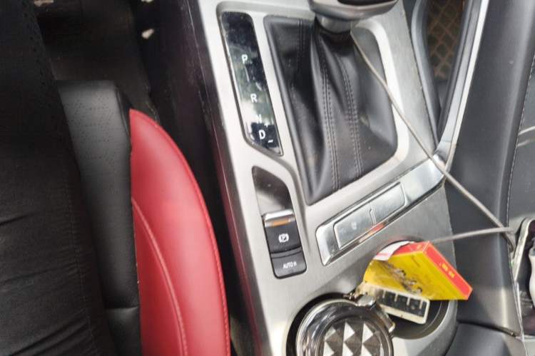 Used CHANGAN CS35PLUS 2021 Revised Version Blue Whale NE 1.4T DCT Luxury Edition Gear Lever